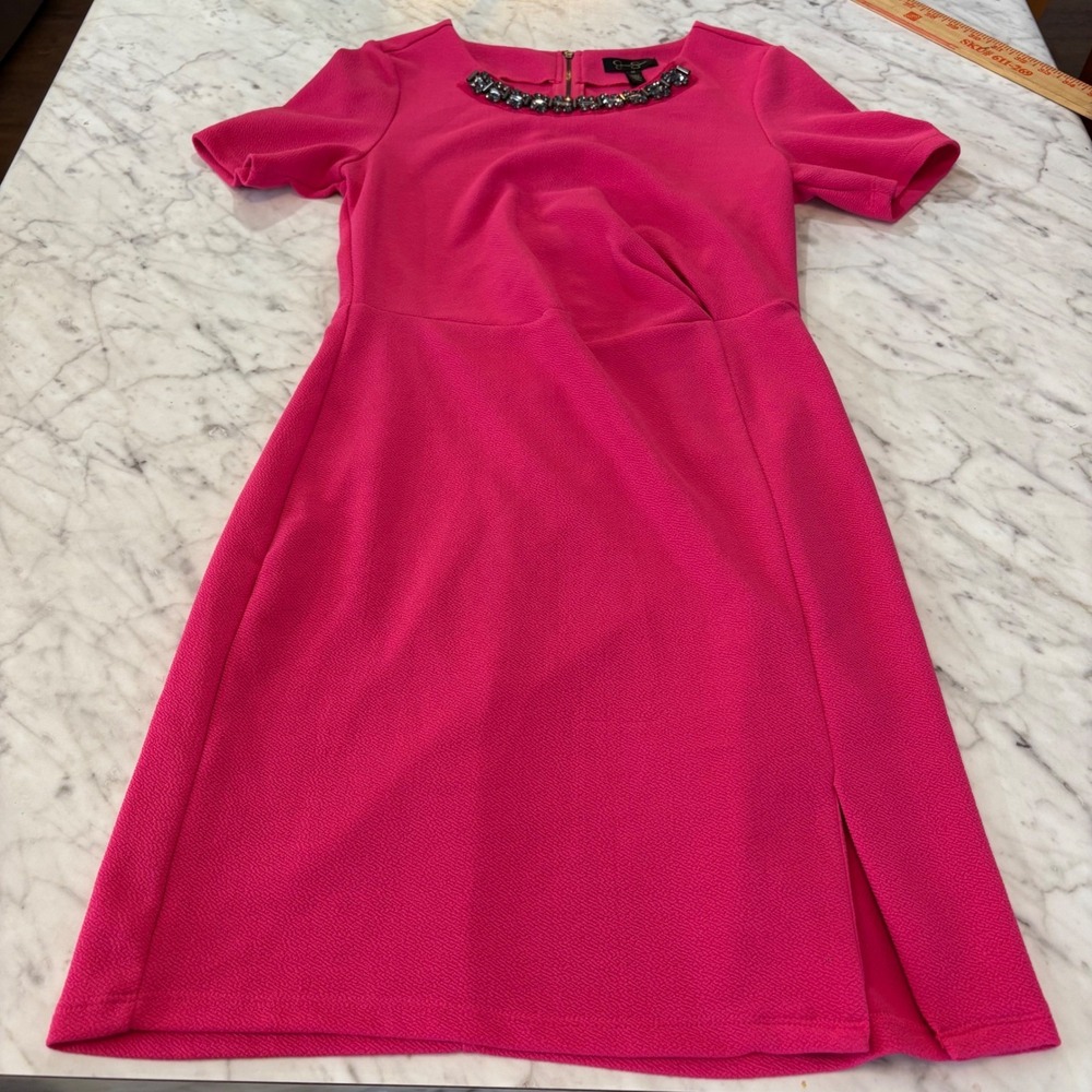 Jessica Simpson Pink Jewel Neck Short Sleeve Sheath Dress Women's Size M